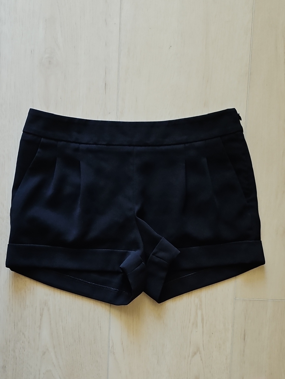 Express Black Pleated Cuffed Shorts Size 0